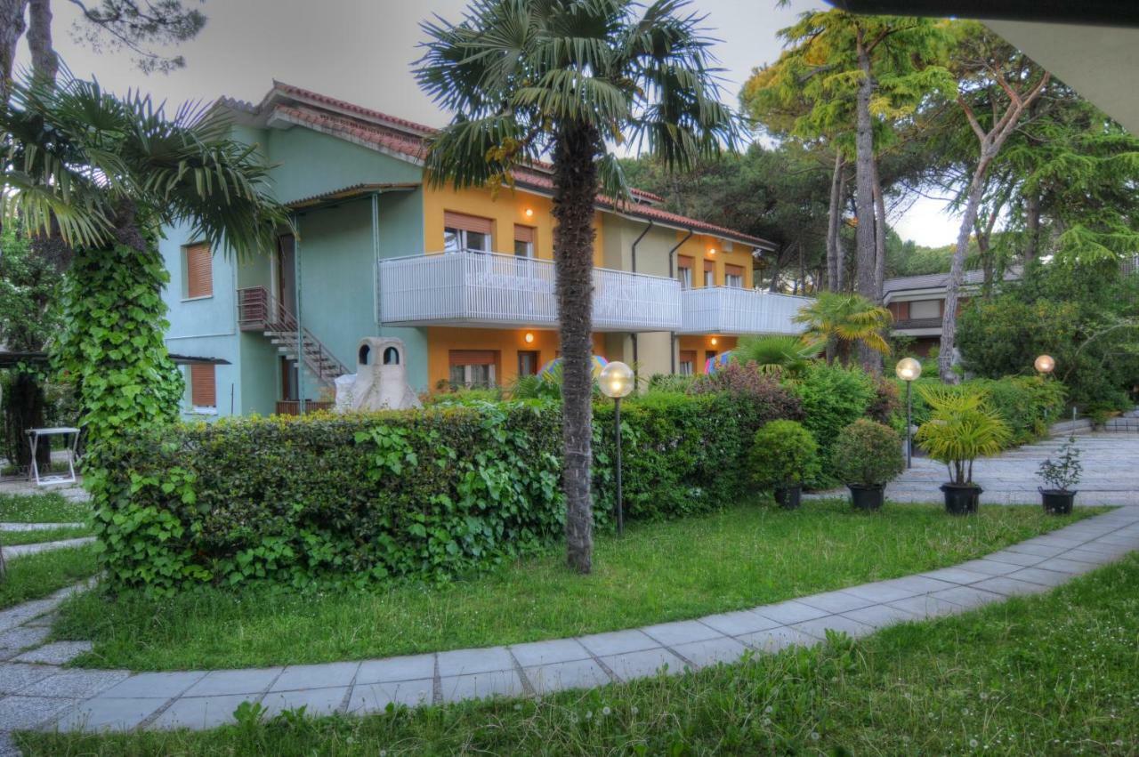 Residence Villa Laura Lignano Sabbiadoro Kültér fotó